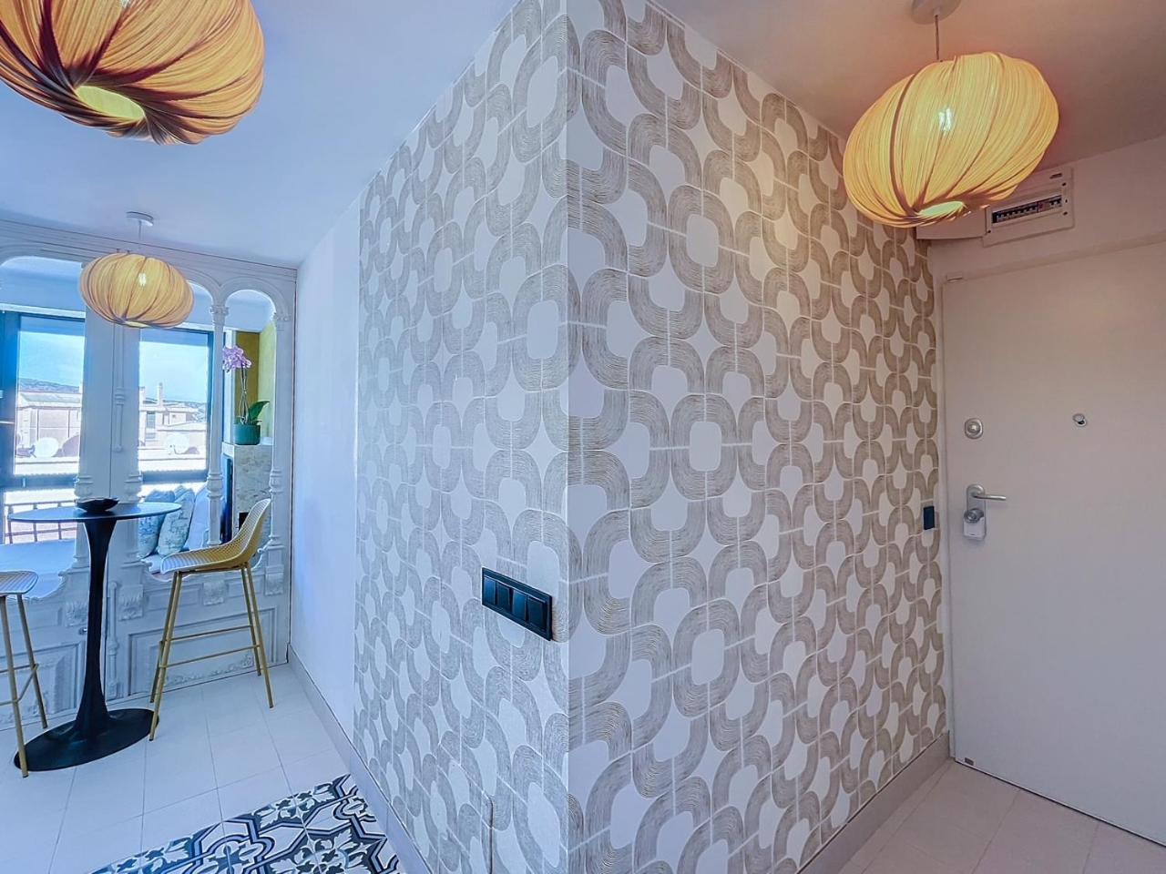 Regency Luxe Studio ตอร์เรโมลิโนส ภายนอก รูปภาพ