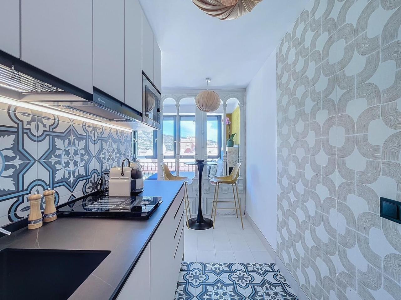 Regency Luxe Studio ตอร์เรโมลิโนส ภายนอก รูปภาพ