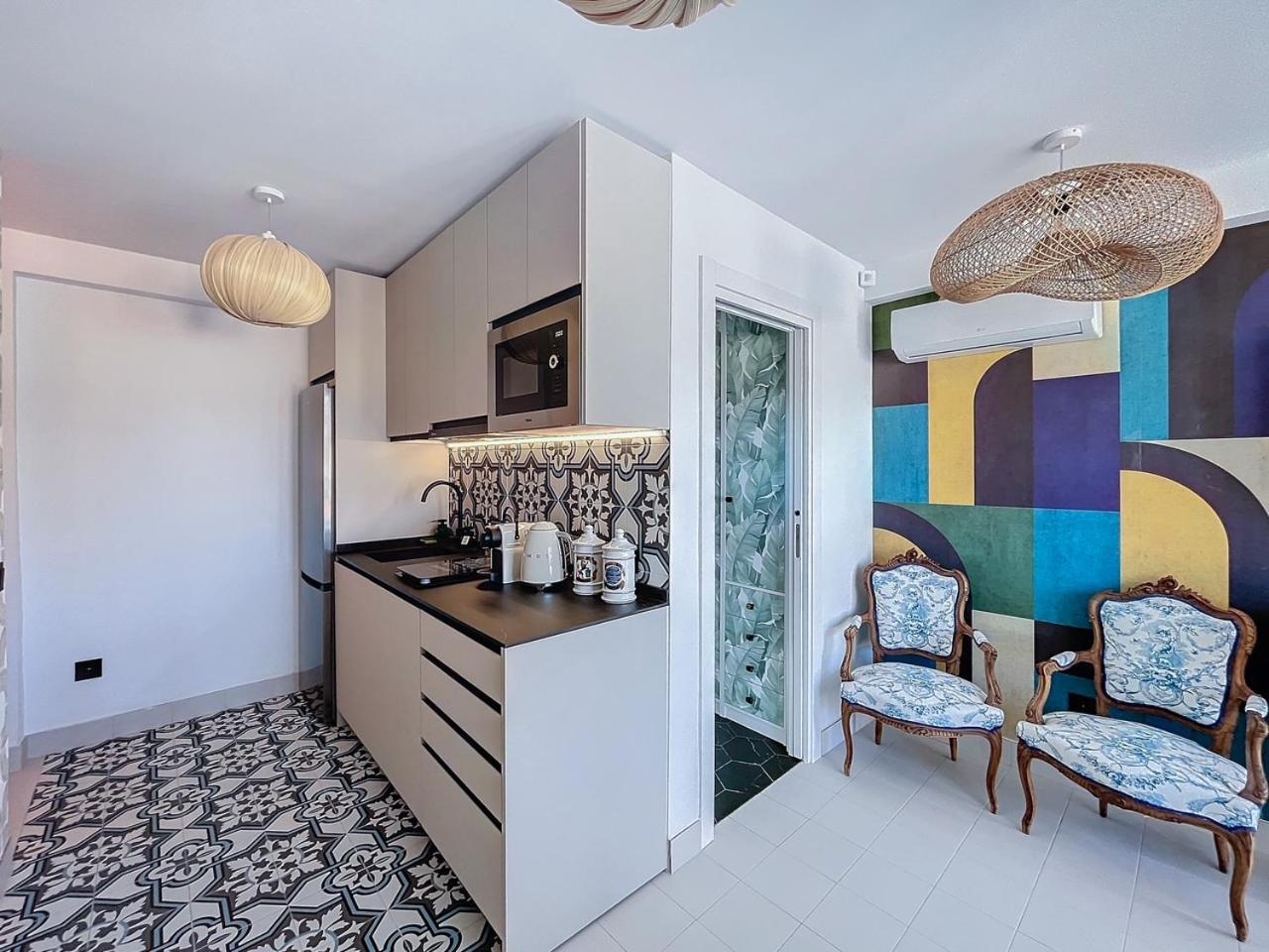 Regency Luxe Studio ตอร์เรโมลิโนส ภายนอก รูปภาพ
