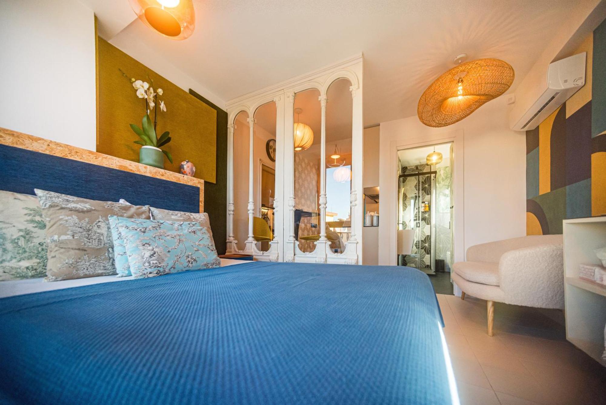 Regency Luxe Studio ตอร์เรโมลิโนส ภายนอก รูปภาพ
