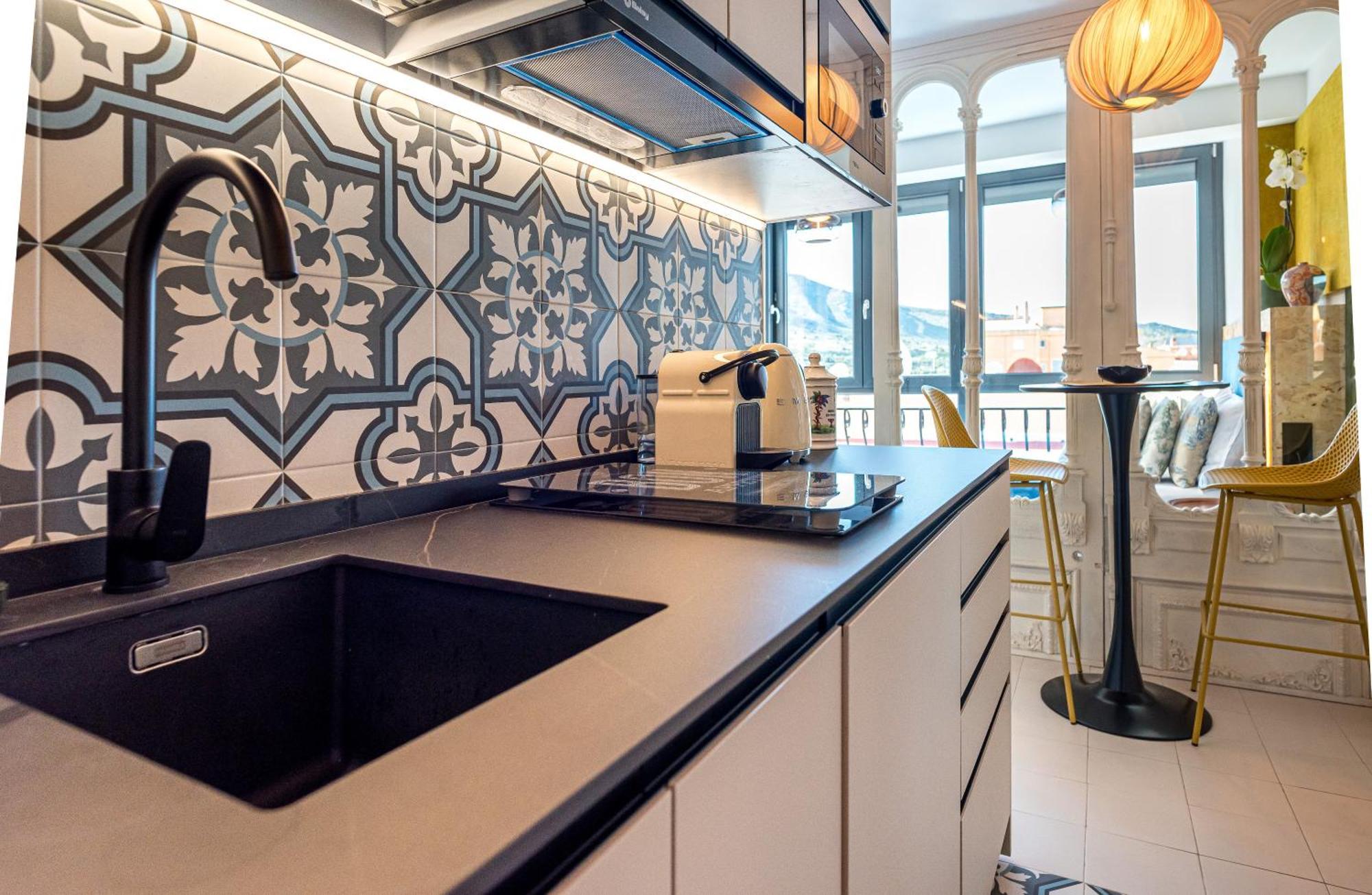 Regency Luxe Studio ตอร์เรโมลิโนส ภายนอก รูปภาพ