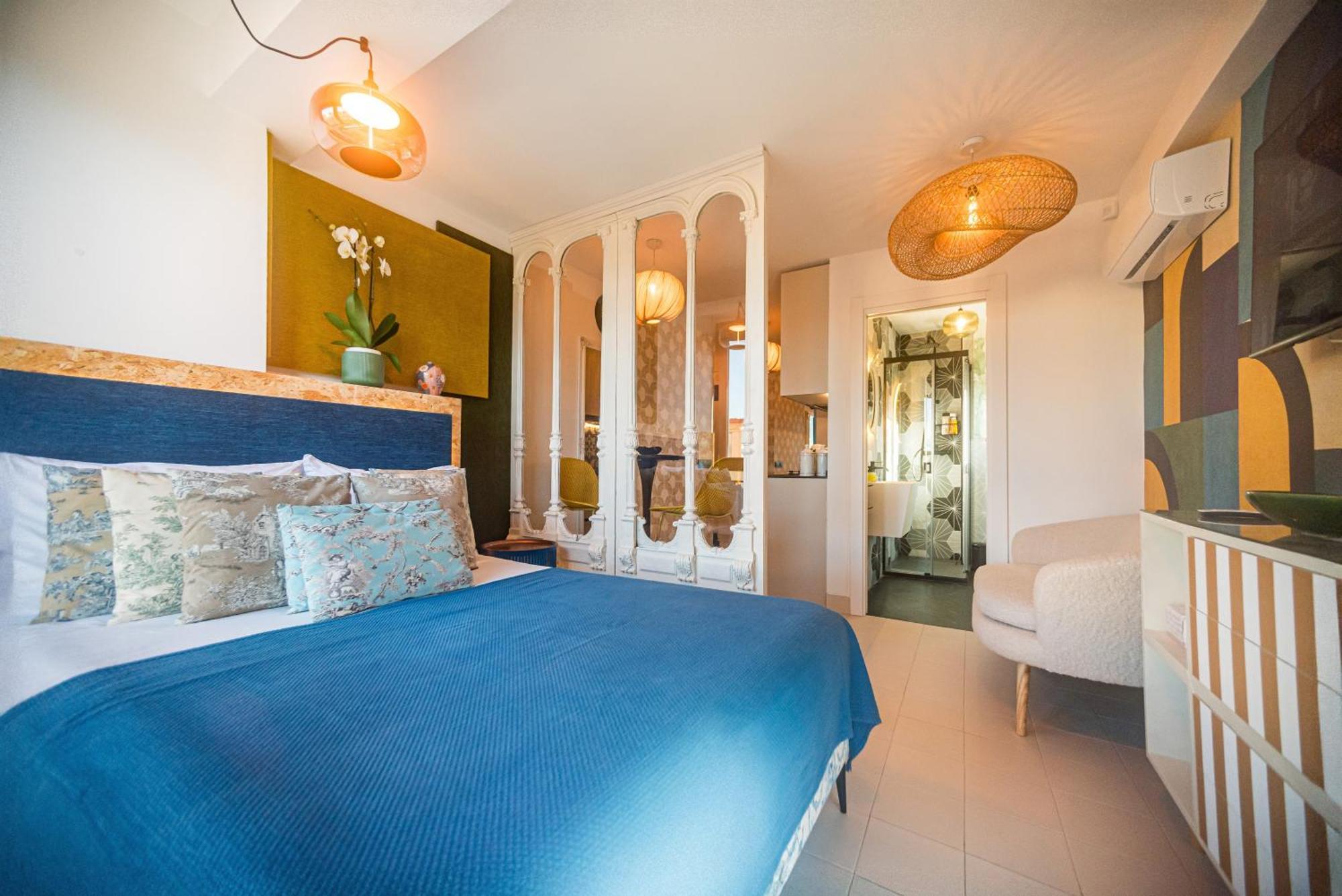 Regency Luxe Studio ตอร์เรโมลิโนส ภายนอก รูปภาพ