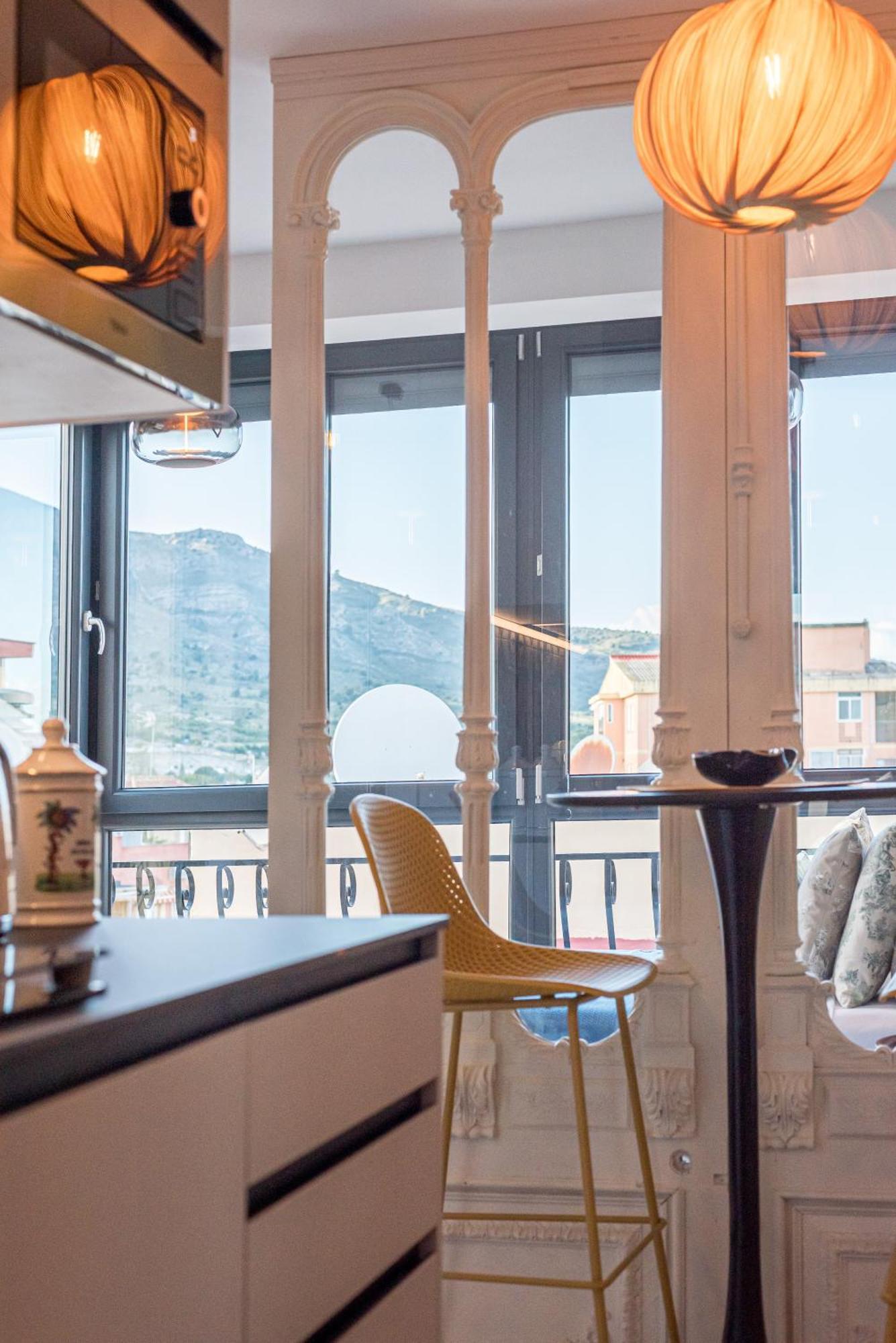 Regency Luxe Studio ตอร์เรโมลิโนส ภายนอก รูปภาพ