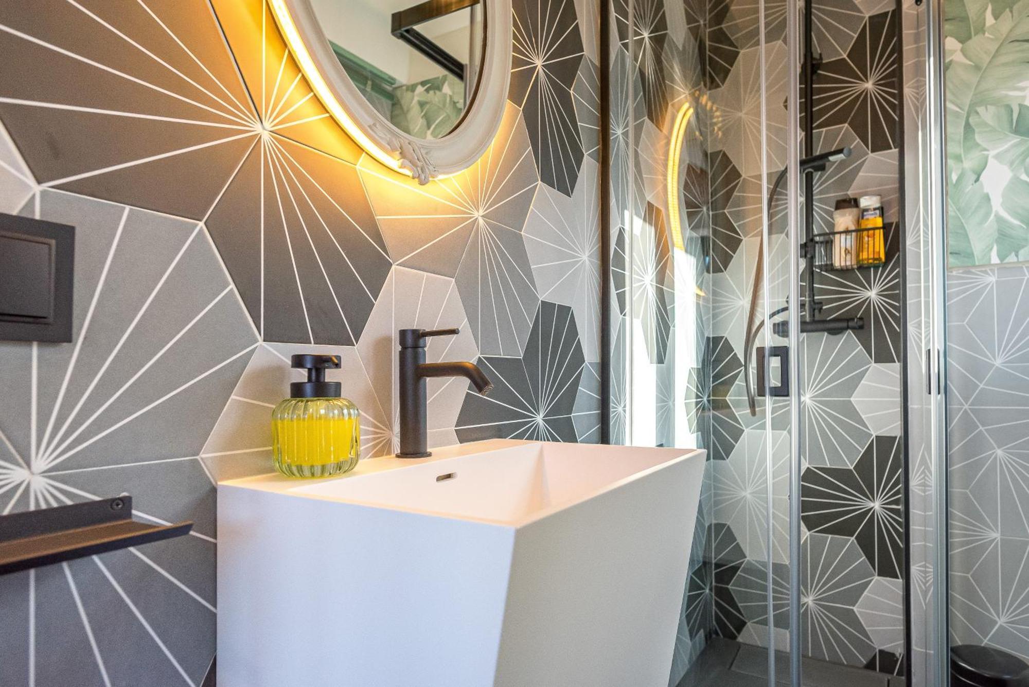 Regency Luxe Studio ตอร์เรโมลิโนส ภายนอก รูปภาพ