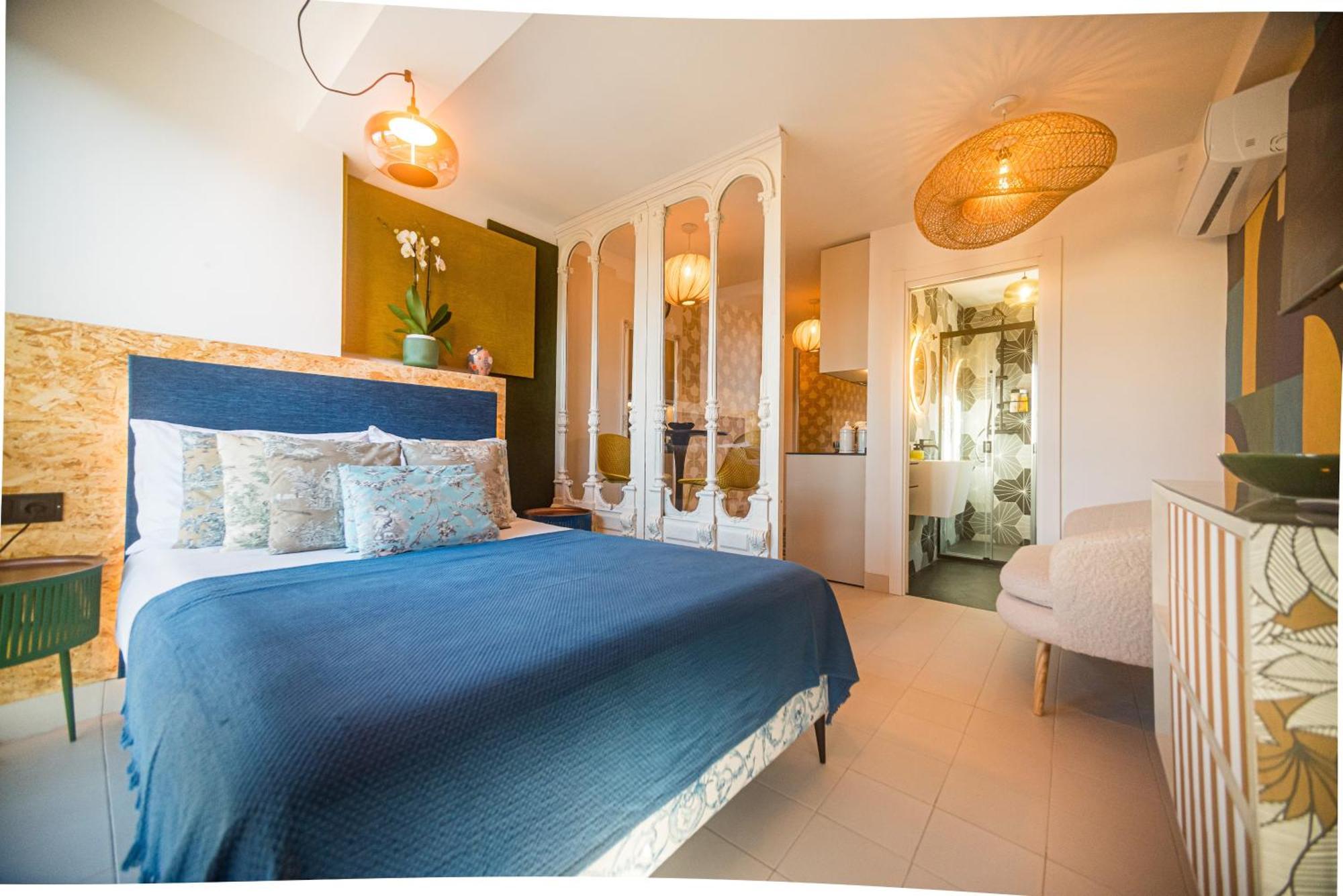 Regency Luxe Studio ตอร์เรโมลิโนส ภายนอก รูปภาพ