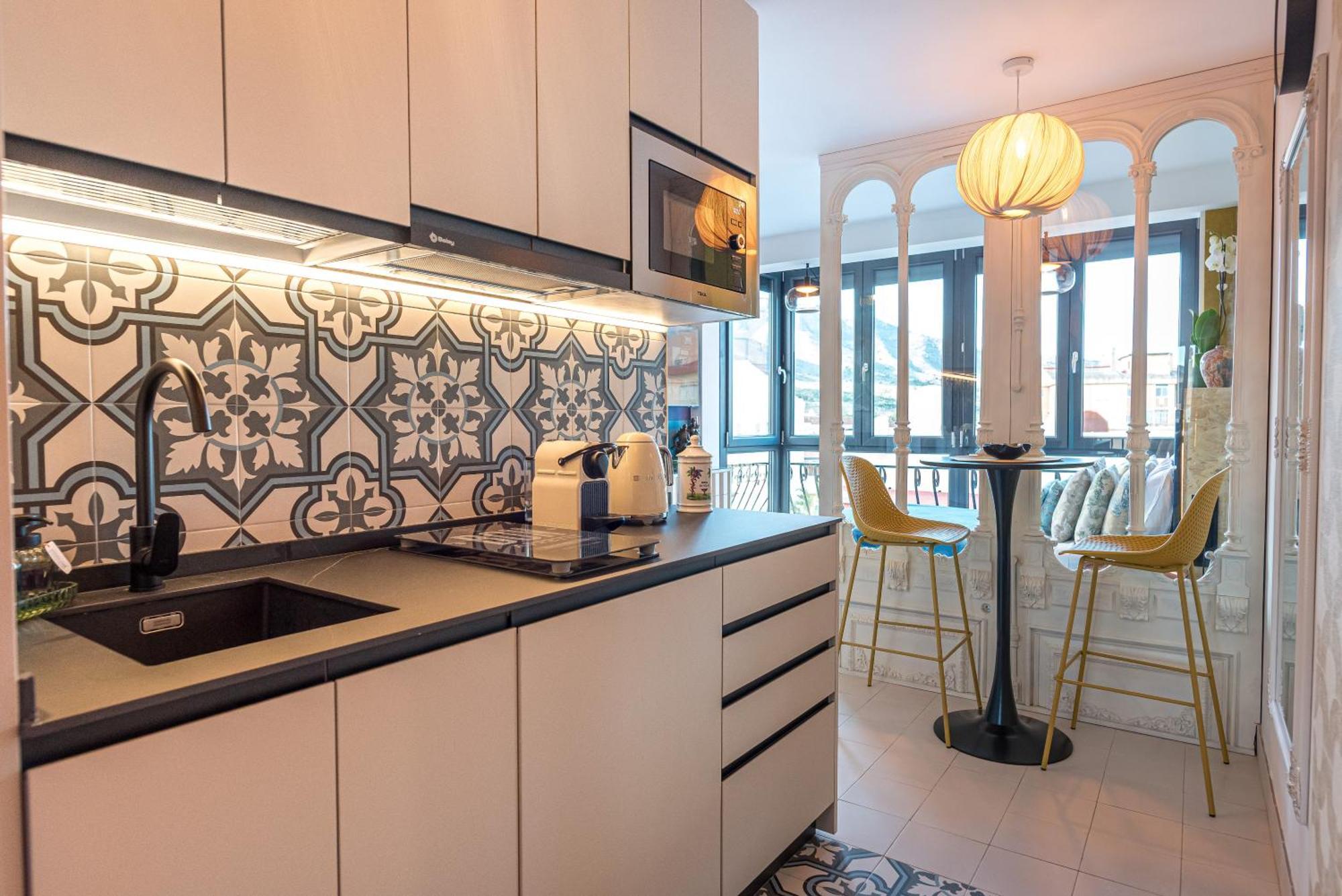 Regency Luxe Studio ตอร์เรโมลิโนส ภายนอก รูปภาพ