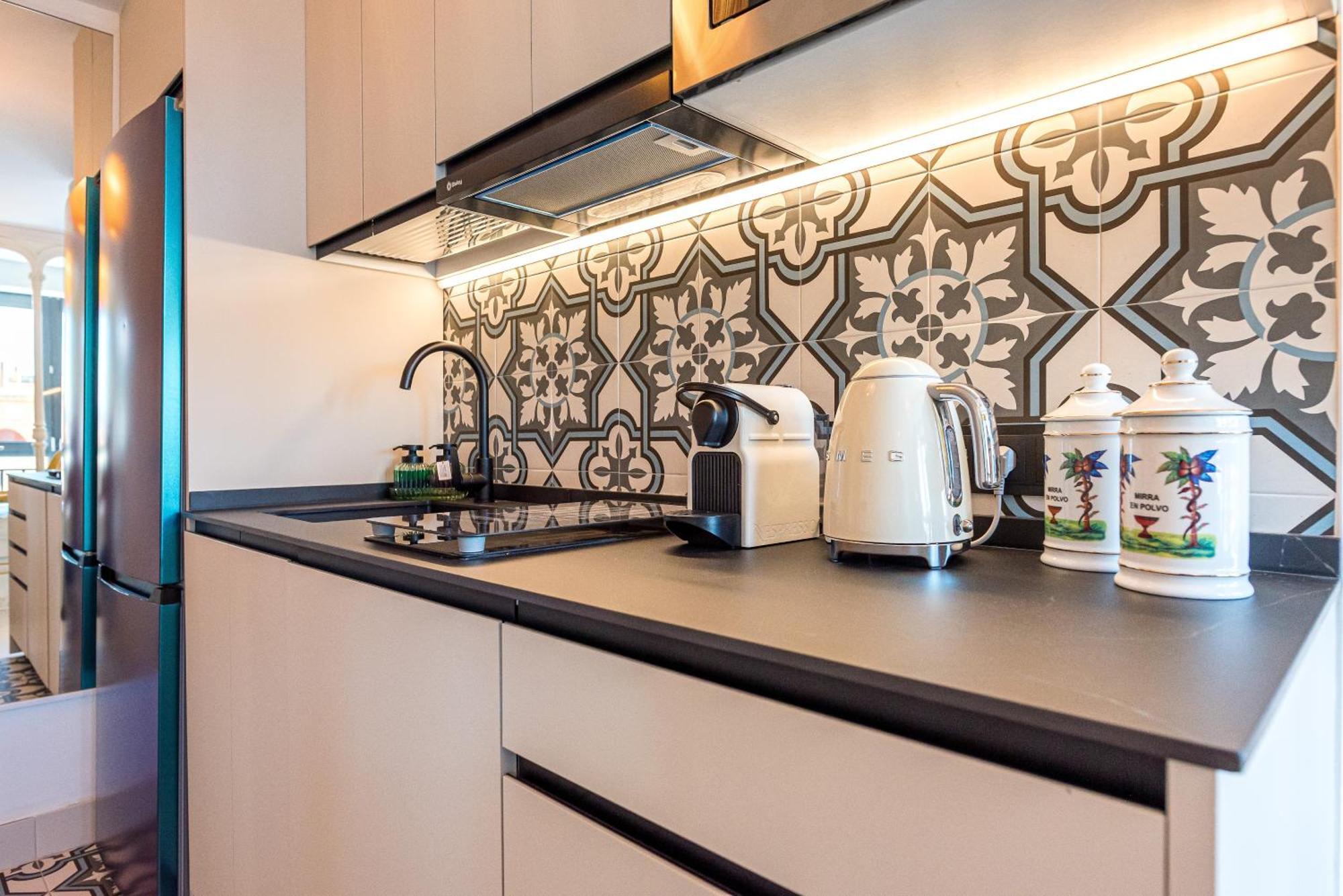 Regency Luxe Studio ตอร์เรโมลิโนส ภายนอก รูปภาพ