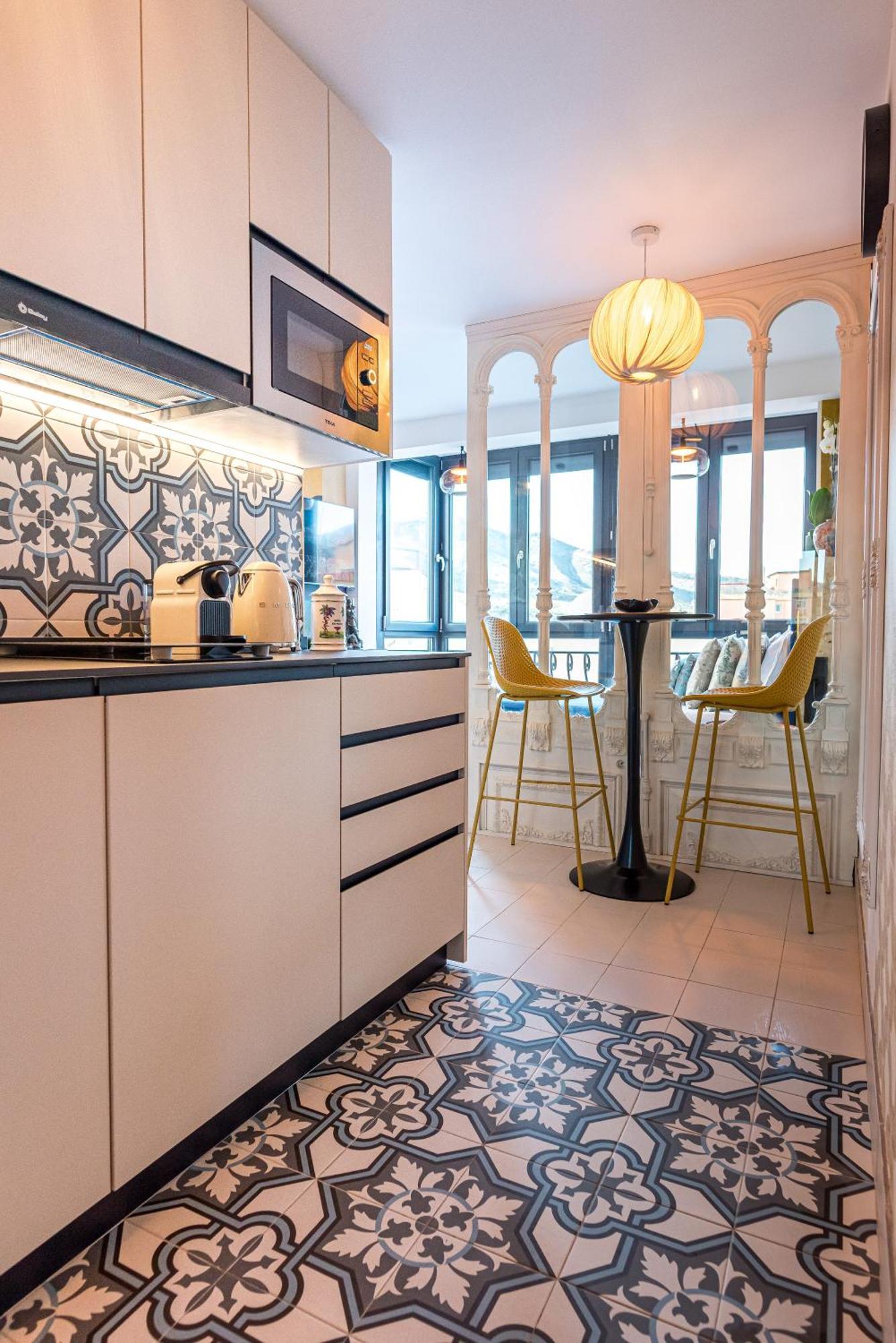 Regency Luxe Studio ตอร์เรโมลิโนส ภายนอก รูปภาพ